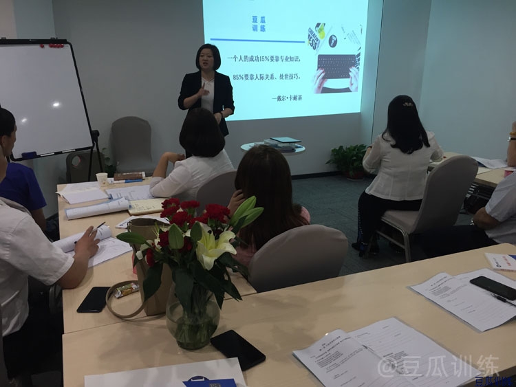 5个入门级的演讲方法，帮助你克服上台演讲表达的恐惧