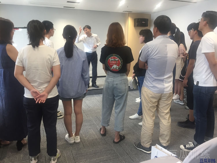 如何提高个人的演讲能力