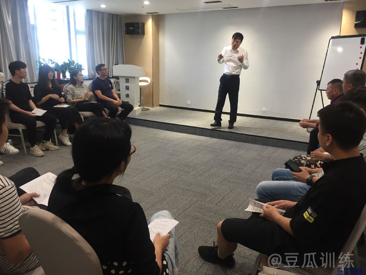 如何提高个人的演讲能力