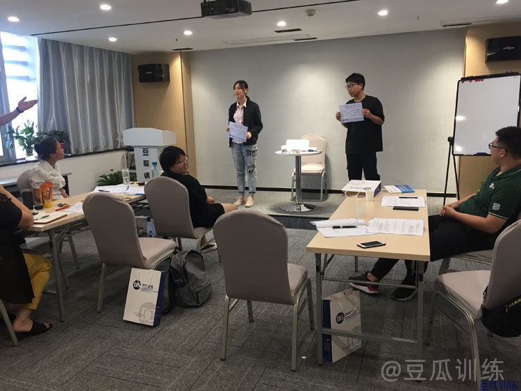 如何克服演讲时的紧张情绪