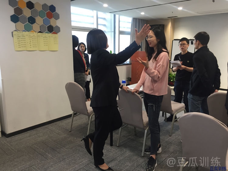 如何克服说话紧张脸红