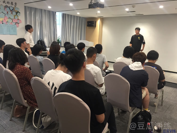 锻炼演讲口才是最重要的方法