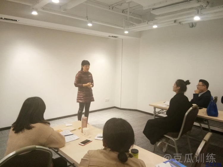 如何克服讲演恐惧？五个小贴士助你克服怯场