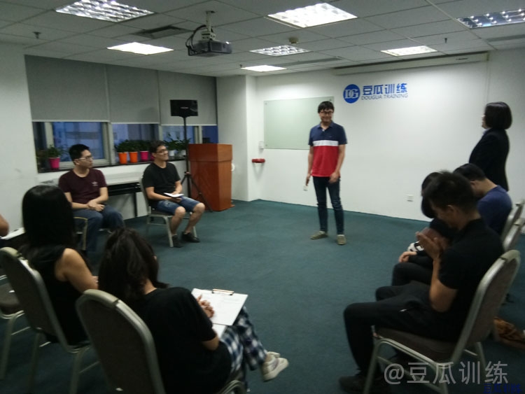 提升的谈话能力的10个技巧