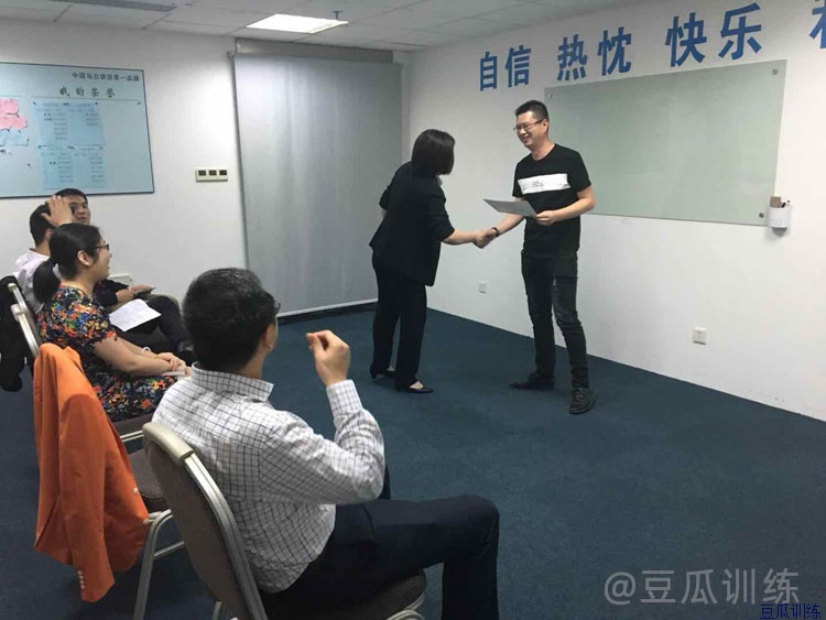 朋友之间是怎么相处的
