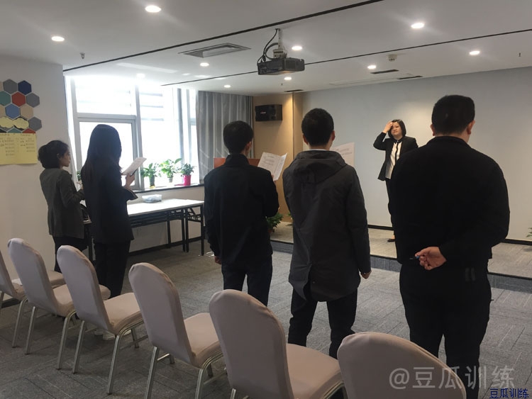 跟别人说话紧张怎么办