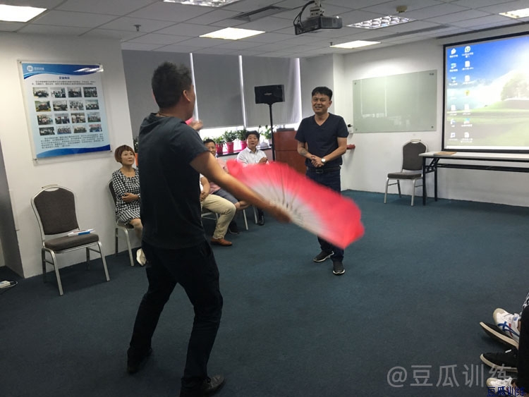 苏州怎么学会流畅的与人沟通